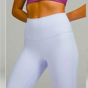 LULULEMON ALIGN HIGH-RISE PANT 25"
PASTEL BLUE Size 8